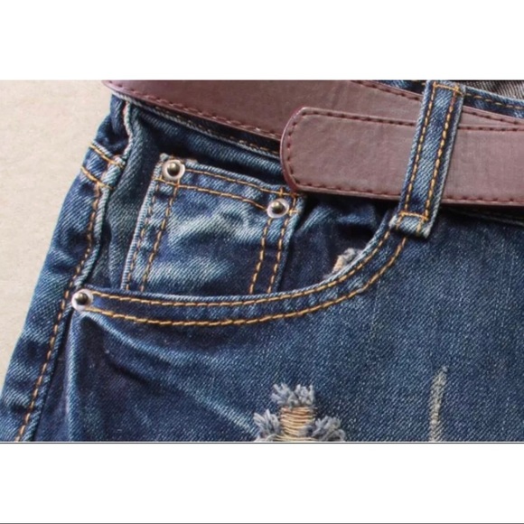 Low rise dark wash short shorts - Picture 3 of 4